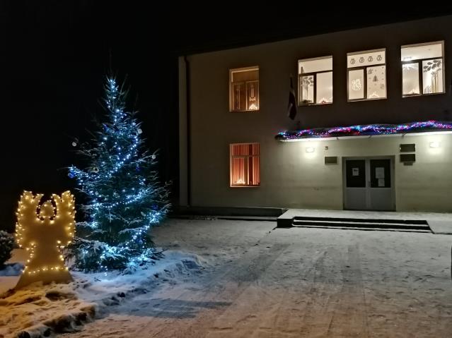 2021.g. Istras KN. Istras pagasta bibliotēka. Ziemassvētku miers lai katrā namā, Laimi, veselību Jaunais gads lai nes! Spēks un izturība lai mūs ceļā 